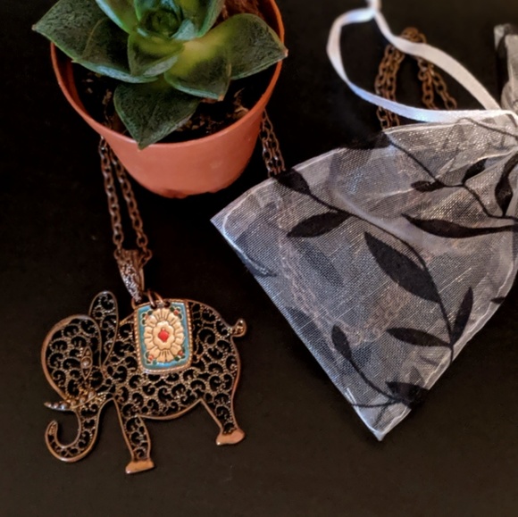 Boho Elephant Necklace - Picture 4 of 5
